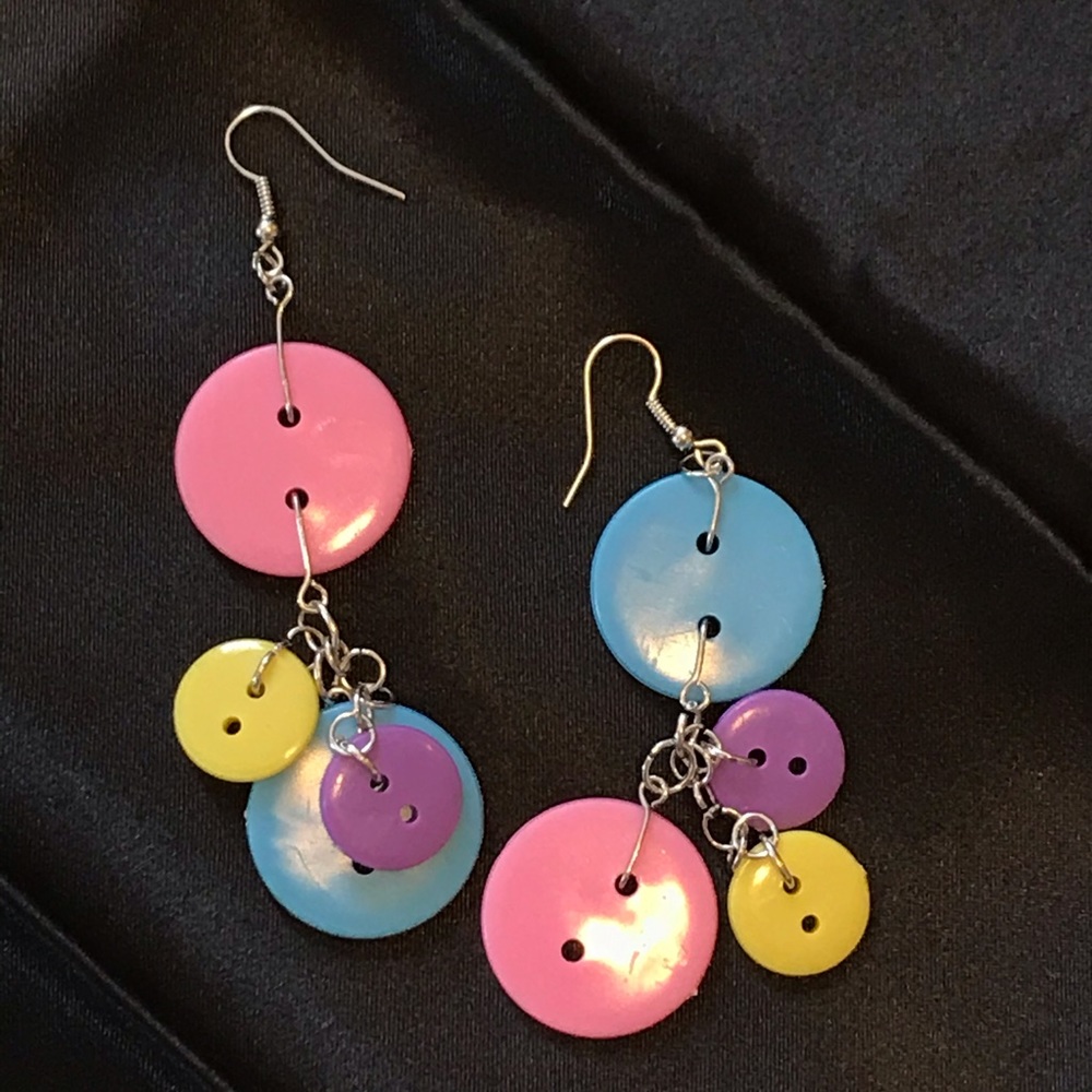 ✨Handmade Button Earrings✨ - Picture 2 of 2
